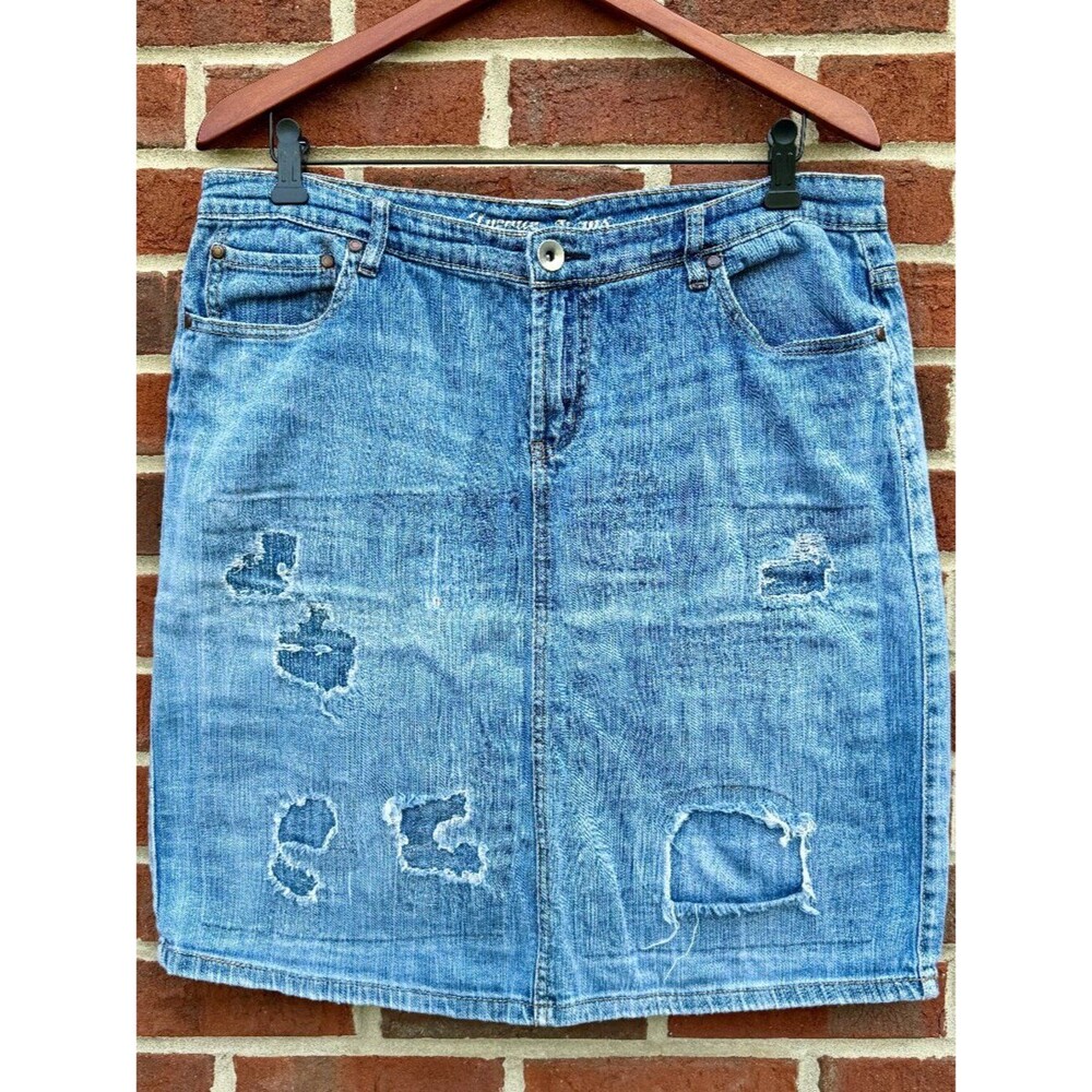 VTG Avenue Jeans Denim SKirt Size 14 Blue Distressed Pockets Knee Length Modest